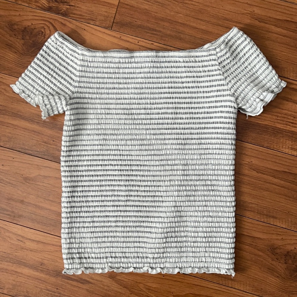Girls smocked short sleeve top size L (10-12)
